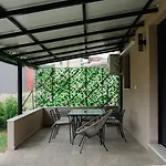 Daire Sefis House