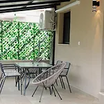 Sefis House *