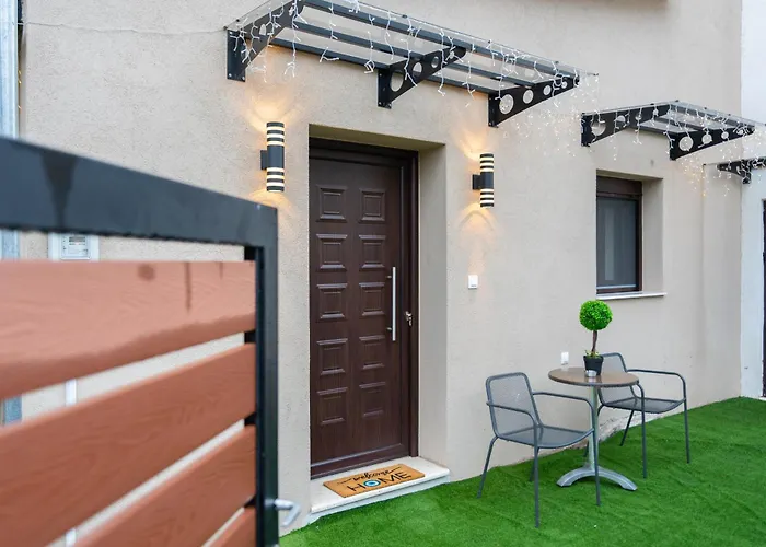 Apartment Sefis House